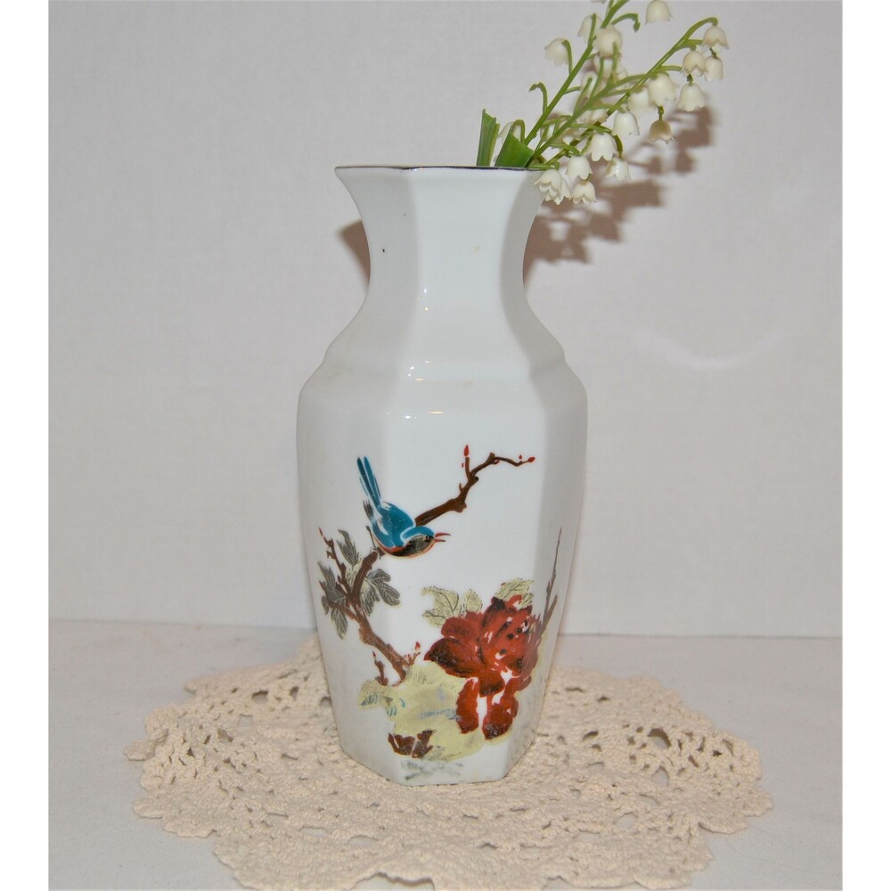 Vintage Bird Timeless Famille Rose and Leaves Vase